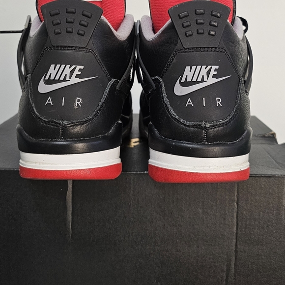 Used No Box,Size 6.5 - Jordan 4 Retro Bred Black/Fire Red Cement 2019 - Picture 5 of 11